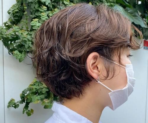 60岁阿姨选择什么发型显年轻？5款减龄发型，时髦好气质