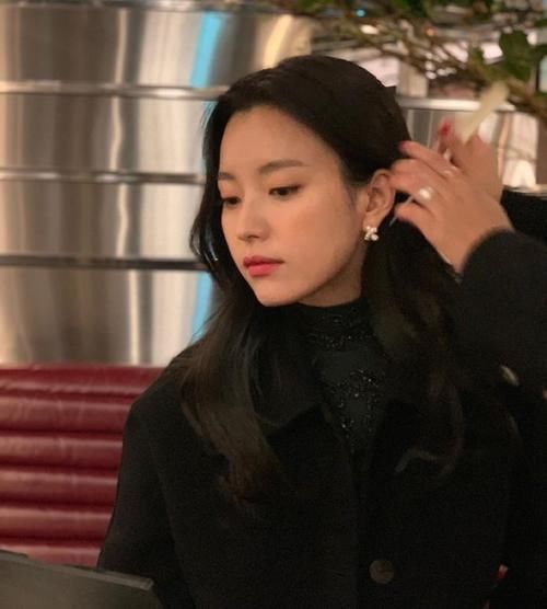 杏仁眼|脸上有这4个特征的女人,年轻时气质出众,到了40岁也不显老