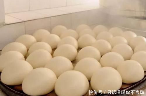蒸馒头用酵母已经过时了,换成这种做法,馒头又香又白还筋道好吃