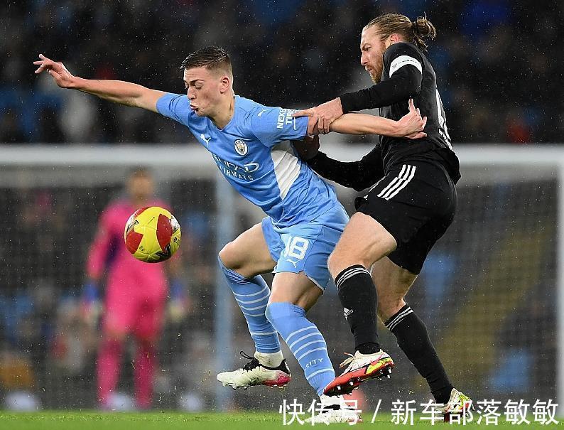 逆转|大逆转,4-1!英超豪门太狠了,61%控球+射19脚,保送瓜帅三冠王