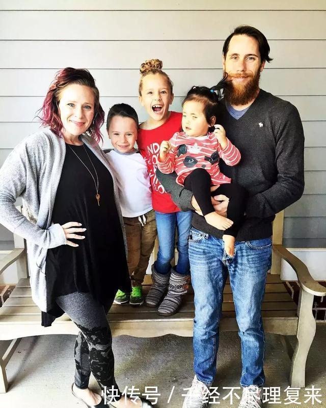  收养|天生“蓝眼睛”被抛弃的中国女孩，被美国夫妇收养后，改变了人生