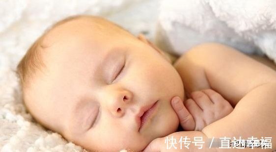 宝宝|新生儿第一口,先吃母乳好,还是先喝水好?可能很多宝妈搞错了!