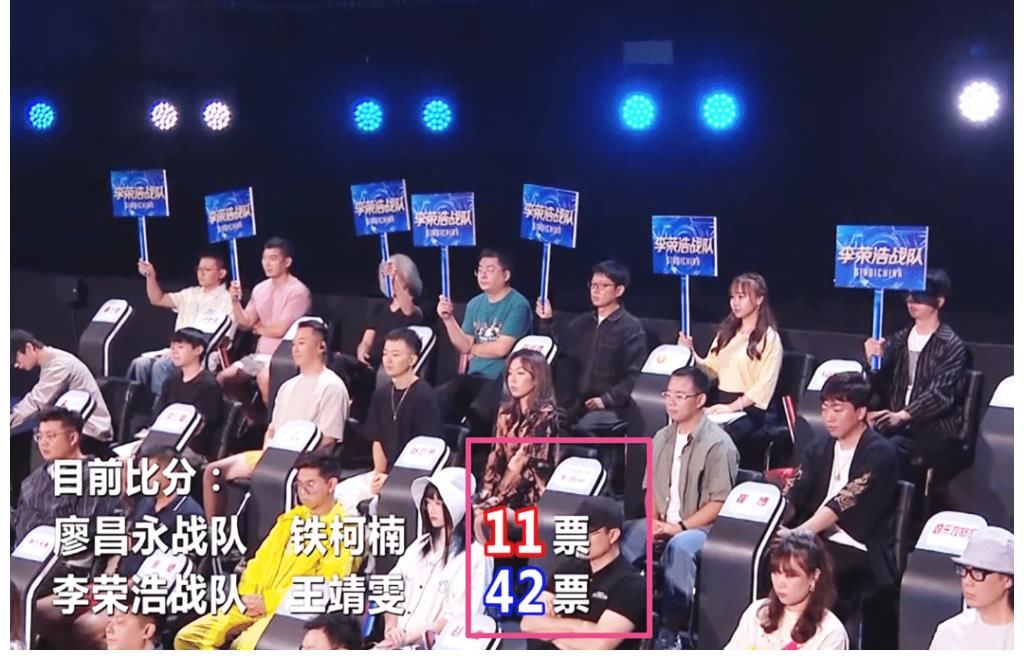 小二班|“小二班”首战失利，铁柯楠演唱让导师热泪盈眶，无奈得分太低