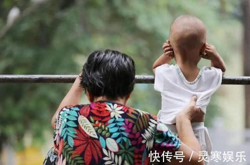 孙子|48岁奶奶接孙子,偶遇48岁妈妈接娃,相同年龄,不同人生