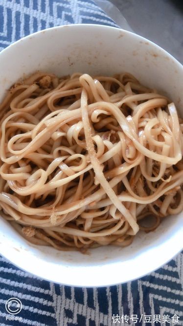 挂面|葱油拌面(懒人版,孩子能吃)