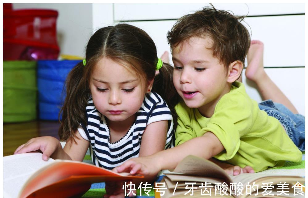 两个娃|二胎妹妹怕哥哥迟到,早起帮忙整理书包,操心得像位“老母亲”