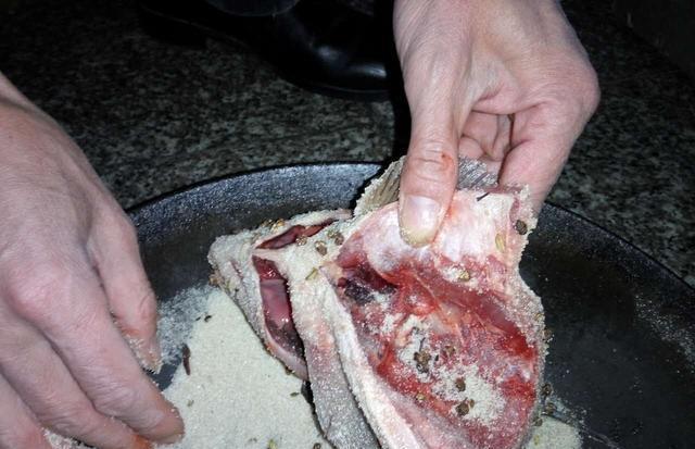 腊鱼|腌腊鱼，别直接抹盐！再加这一样，鱼肉腊味十足，好吃不变质！