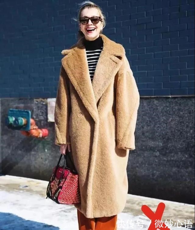 外套 羽绒服穿腻了羊羔毛才是秋冬最洋气的外套，保暖又时髦！