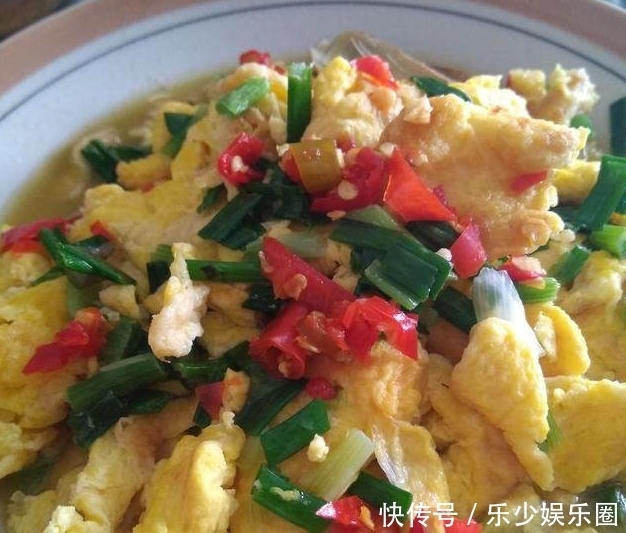 真的|去内地舅舅家做客,舅妈做了满满一桌的菜,但是我真的觉得没菜吃