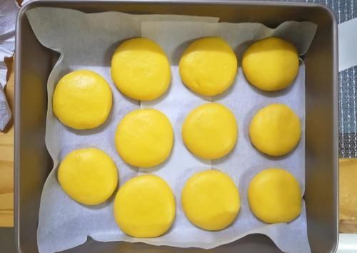 6两面粉，4个鸡蛋，不加一滴水，喜庆小饼这样做，比蛋糕还要香