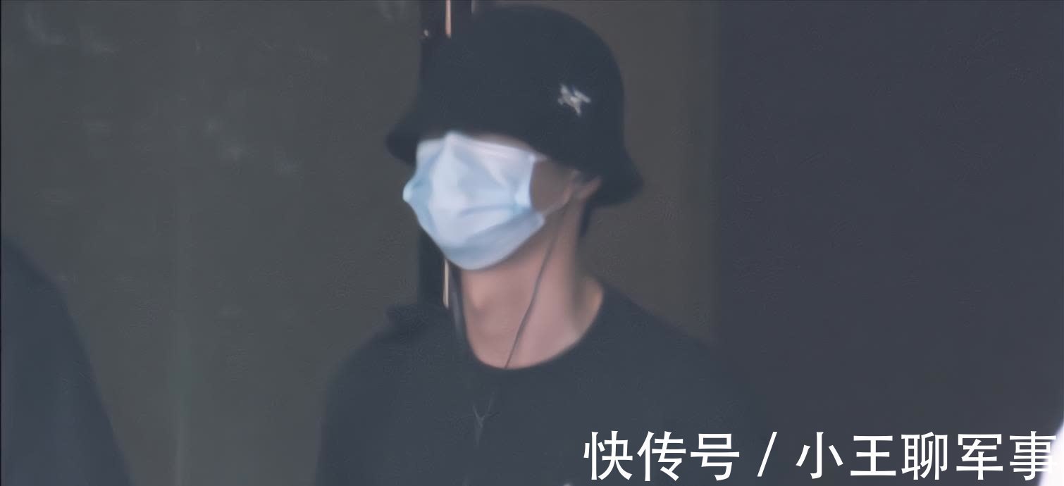 中国文化|王一博天天向上录制,心心念念的鞋子终于上脚了!