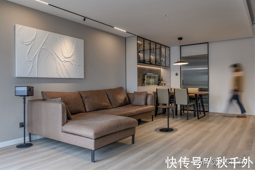 沐宸|越来越多年轻人选择客厅不装电视,还真别说,这样的家出彩又实用