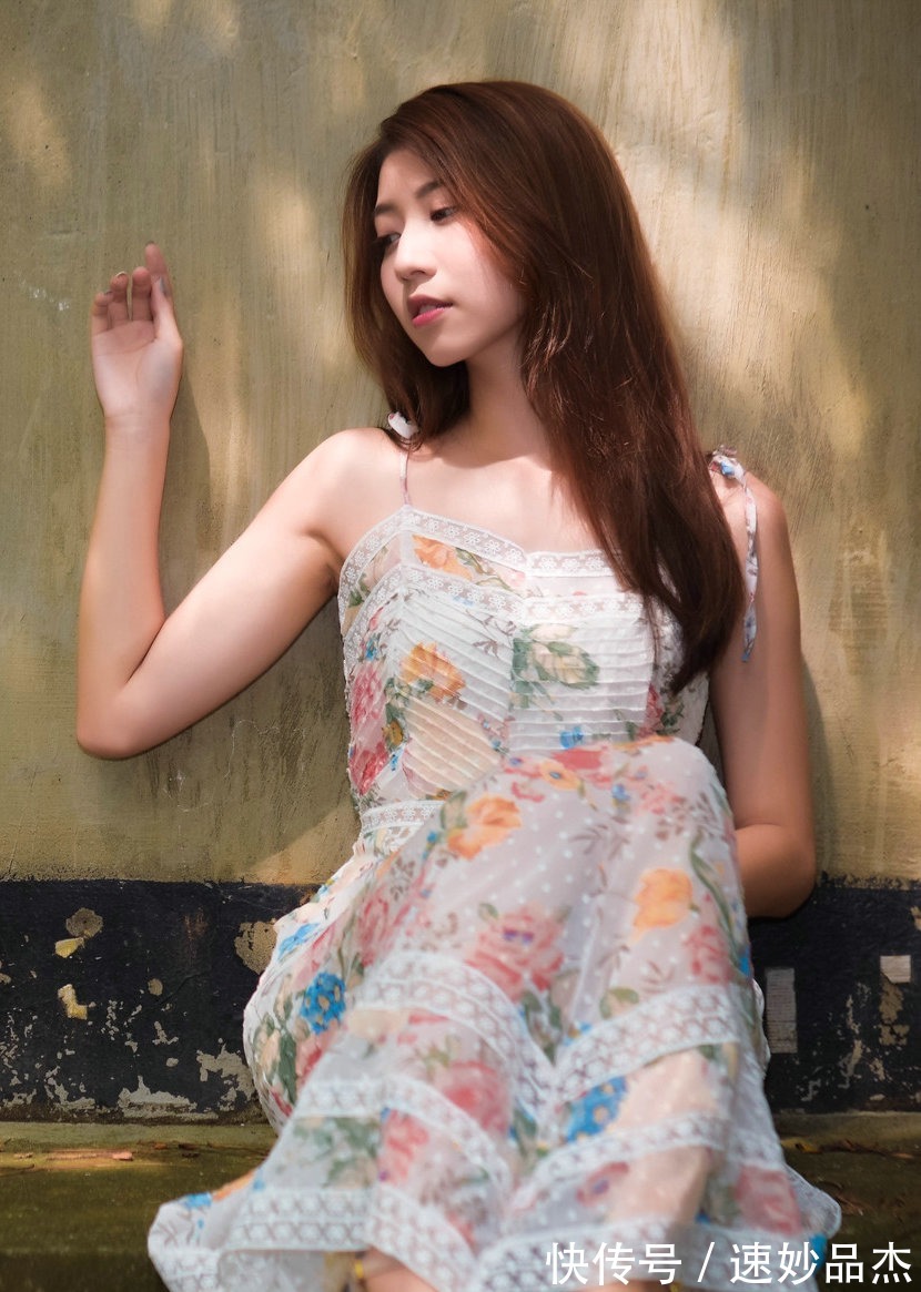 甜美|吊带的款式很是清爽舒适,清新淡雅的印花设计甜美又不失优雅
