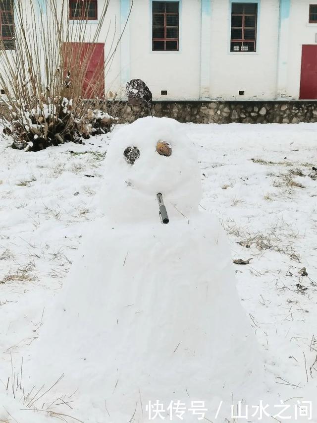 雪人|兰大第一届“丑雪人”大赛！你pick哪一款