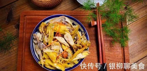 羊肉|白切鸡的家常做法，鸡肉鲜香味美，鲜嫩无比，味道不比牛羊肉差！
