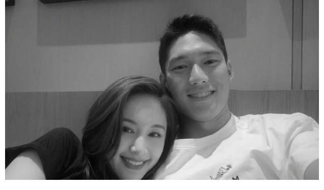 素人 让男明星追女素人惹群嘲，恋爱综艺能不能动点脑子？