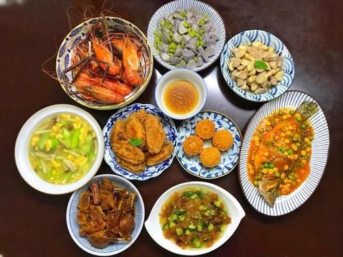 中秋节|晒晒我们家的中秋晚餐，7菜1汤，简单丰盛，网友：满满的仪式感