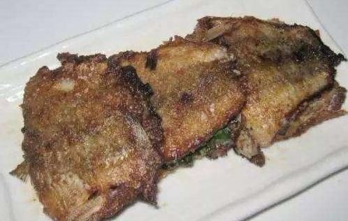 老外在中国餐馆点了“饼”,服务员却端来鱼,老外太好吃了