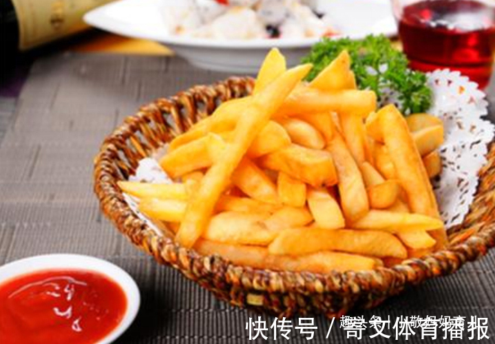 肥宅|我们的孩子正在被“催熟”?医生:这6类零食,再馋也别给孩子吃