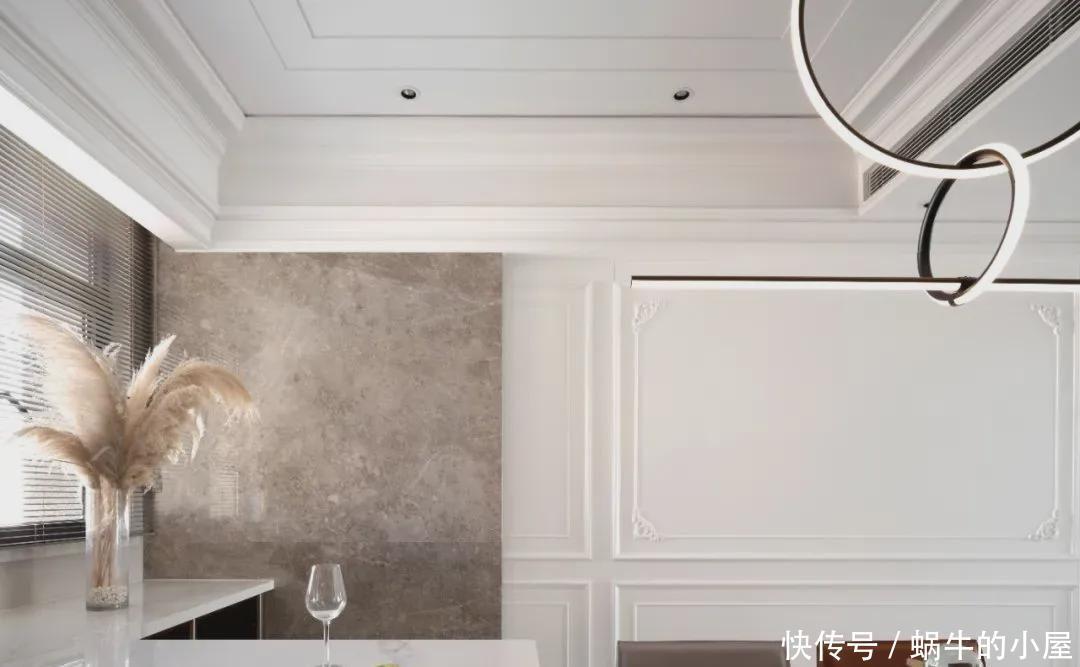 现代极简融合古典元素,成就别具一格的低奢空间