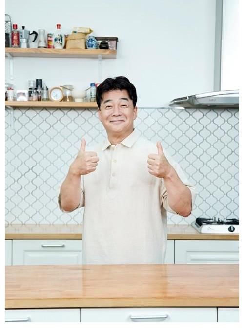 圭賢|Superjunior成員圭賢攜手白宗元出席電視節(jié)目發(fā)布會