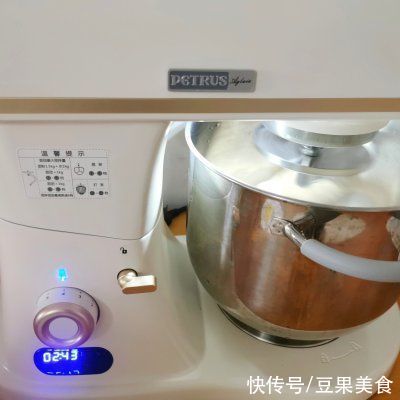 美味|香葱肉松面包卷这样做，营养又美味