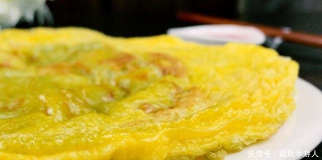 黄瓜别凉拌了,加2个鸡蛋,没想到这么好吃,上桌就扫光,真香!