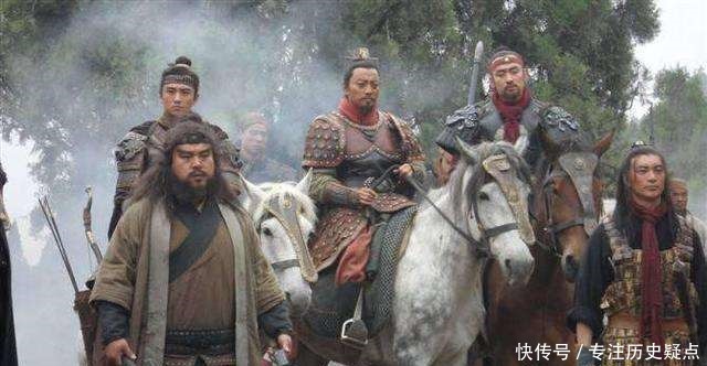 李逵|江州地界没人敢碰,上梁山后深的宋江重用,李逵在他跟前也得听话!