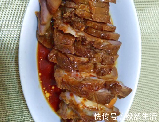 猪舌|下酒最馋它，倒半瓶酱油，不加一滴水，越焖越香，馋到流口水