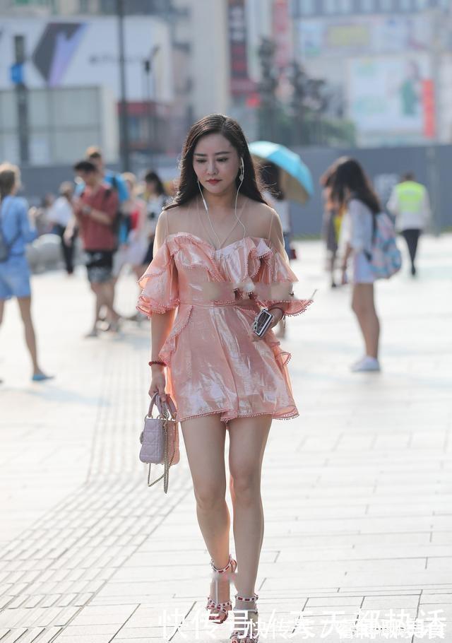 高跟鞋 连衣裙这样穿,减龄效果相当不错,风格百变