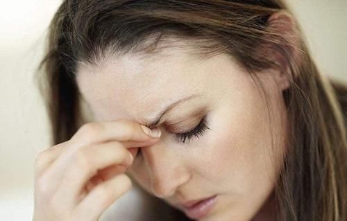 眼力|身上藏着3个“护眼穴”,每天按1次,按出好眼力,60岁视力胜20岁