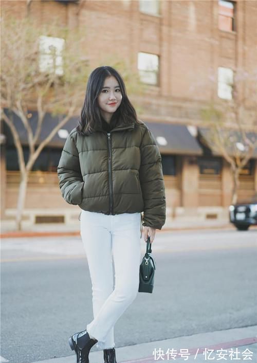 高跟鞋 个矮的女人,不管穿大衣还是羽绒服,记住这3点,显瘦显高又时髦