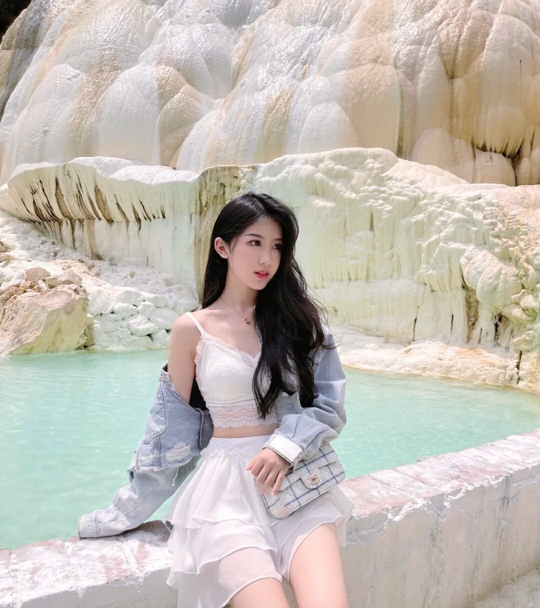 内衣|牛仔外套内搭白色薄纱内衣, 尽显女人魅力