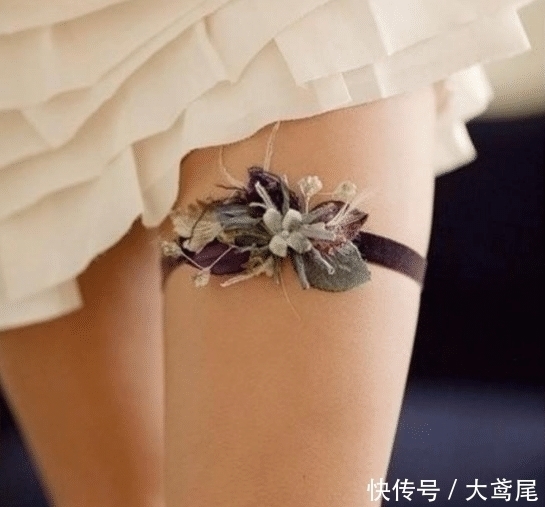 直男想知道女孩子腿上绑的带子是干嘛用的