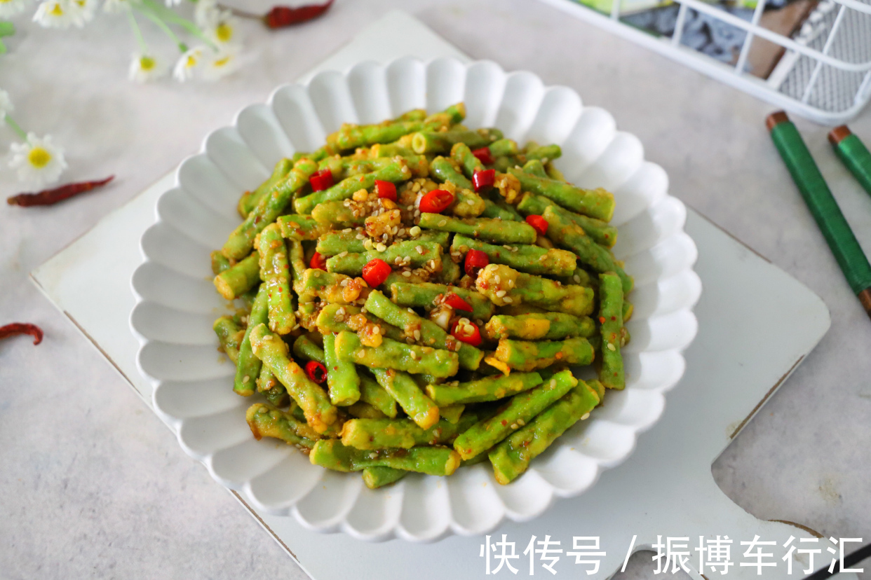 小米椒|豆角里打入1个鸡蛋,不炒不煮,没想到如此好吃,开胃解腻不长肉