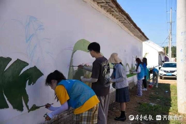 美术学院|山师美院学子下乡绘出“家文化”,助力美丽乡村建设