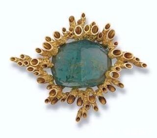 伊丽莎白!你见过最奇怪的珠宝长什么样?盘点世界上那些奇怪的珠宝们!