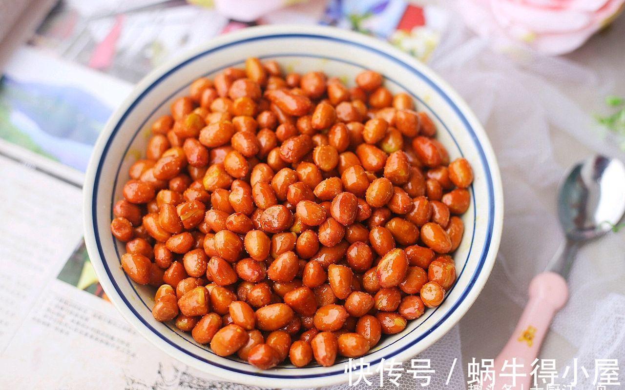 油炸花生米,先下锅炸就错了!难怪不酥脆,教你正确做法