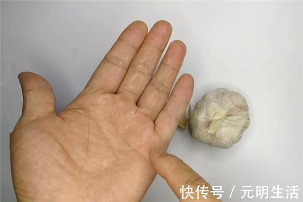 把花露水涂在脚底下，10个人9个人不知道有啥用，效果真不错