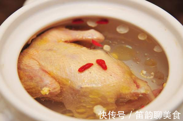 焯水|炖鸽子汤，要不要焯水老师傅教你做法，汤鲜味美，营养不流失