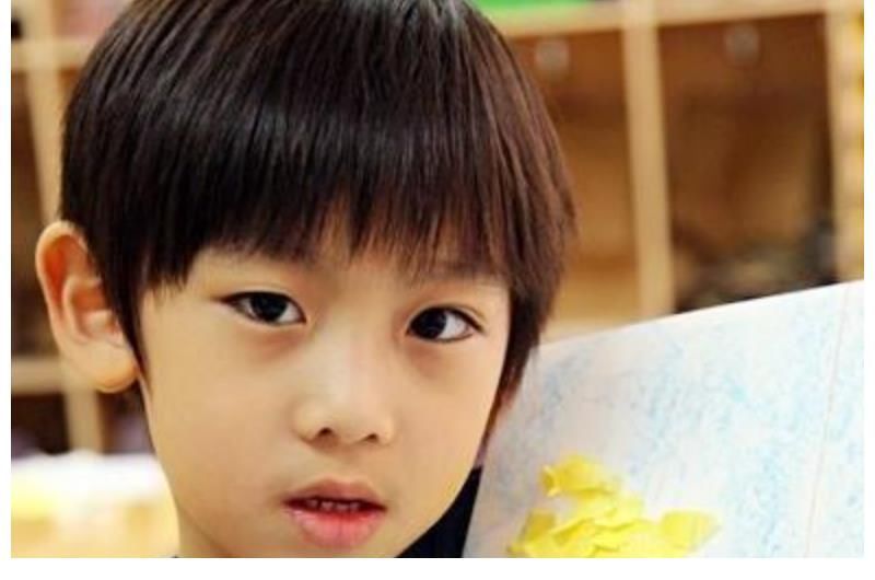 爸爸去哪兒的男孩長大了,郭子睿張悅軒成男子漢,Kimi成精神小伙