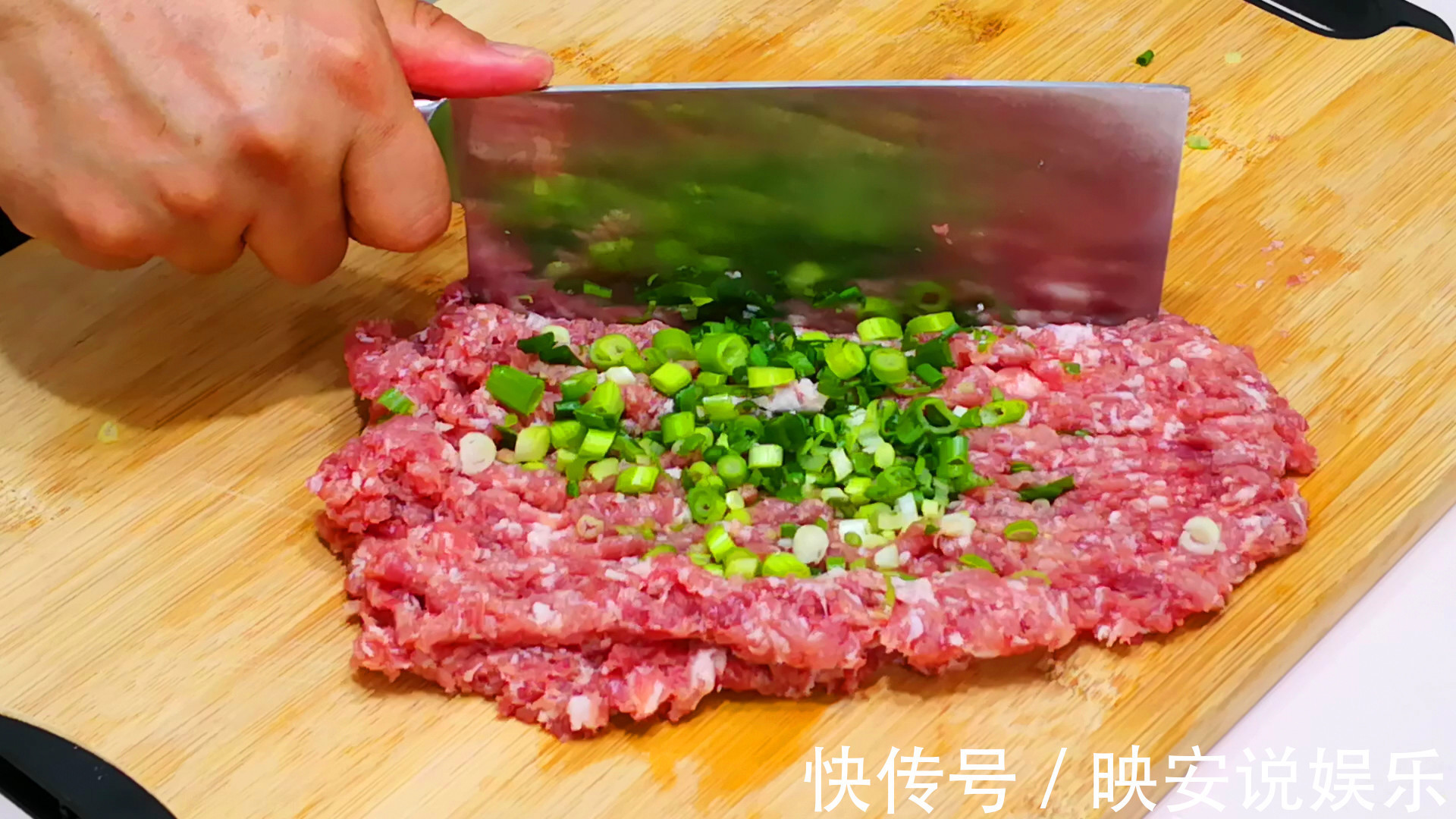 多汁|茄子包饺子，实在太好吃了，鲜美多汁不油腻，比肉饺子还香还好吃