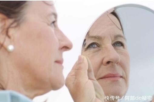 爱吃的10种食物会加速皮肤“衰”老,经常吃,难怪你老得快