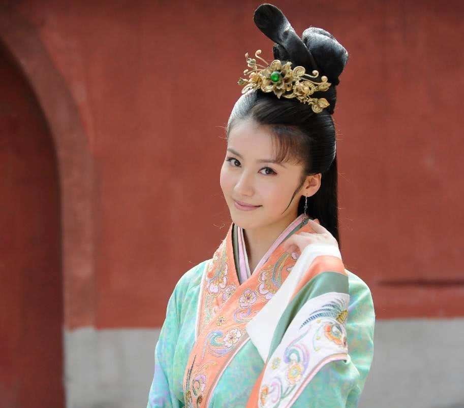 二人|她比西施还美,二人一起被献给吴王夫差,为何却鲜为人知