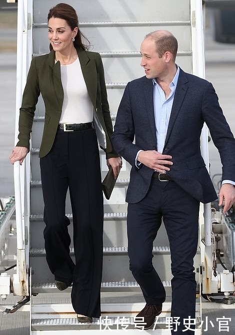 凯特王妃又换新风格!一袭软呢外套搭牛仔裤、马丁靴,时髦又精神