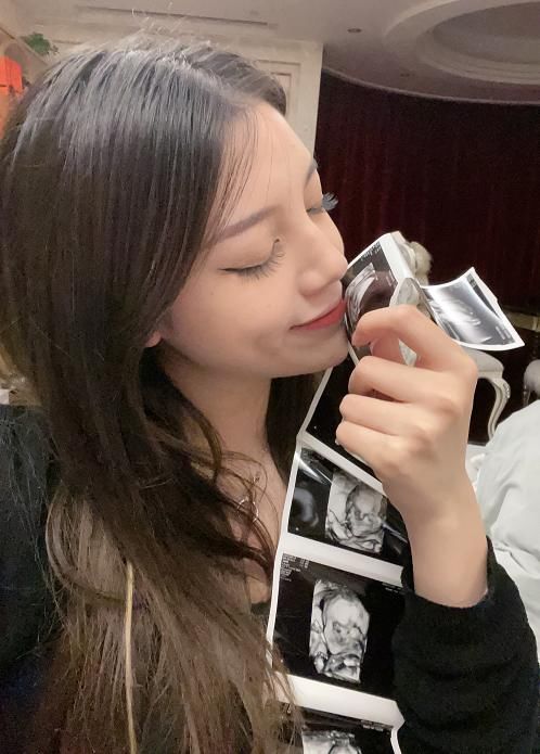 小猪|兜儿做完四维图后，提前给吨吨买婴儿用品，衣服款式暴露孩子性别