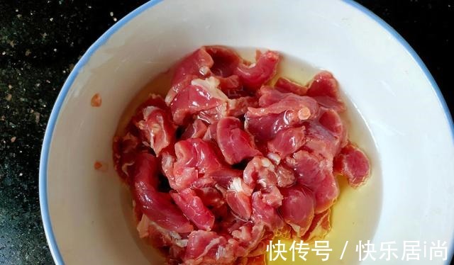 秋天，我家孩子就馋这道菜，食材百搭味道鲜美，营养好吃又下饭！