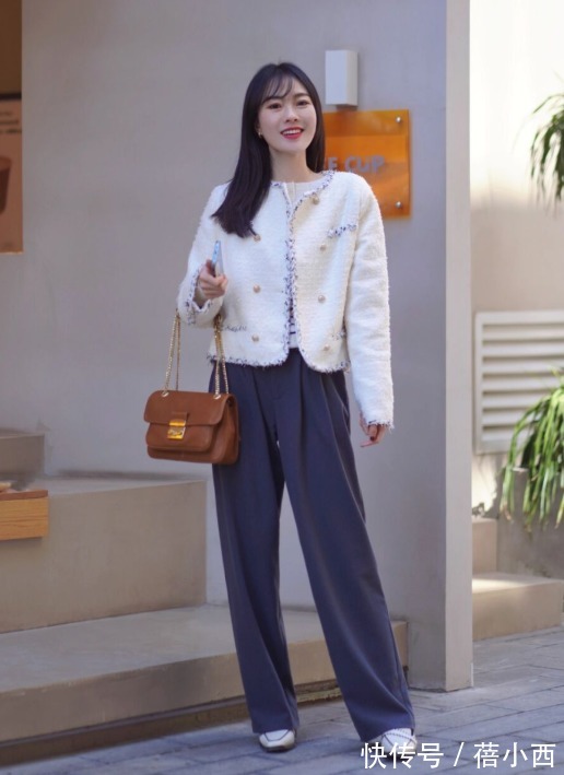 博主 乐福鞋的魅力可圈可点,不管配西装、针织衫都好看,难怪这么受宠