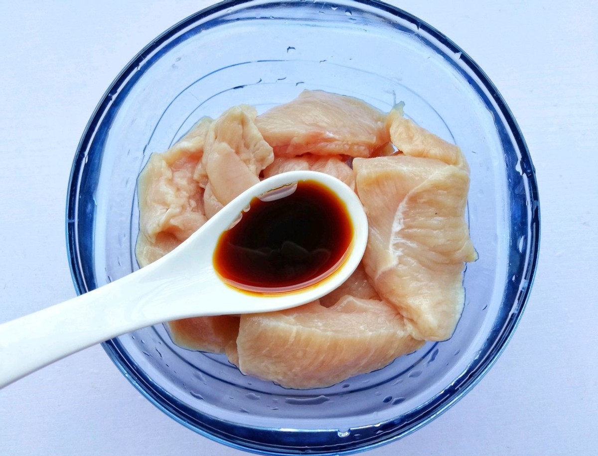 自制蜜汁香煎鸡胸肉,低脂又美味,学会了再也不用叫外卖了