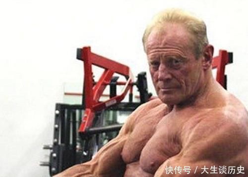 健美|83岁老头引起网友关注,参加健美比赛肌肉超级大,原来健美不仅限于青壮年